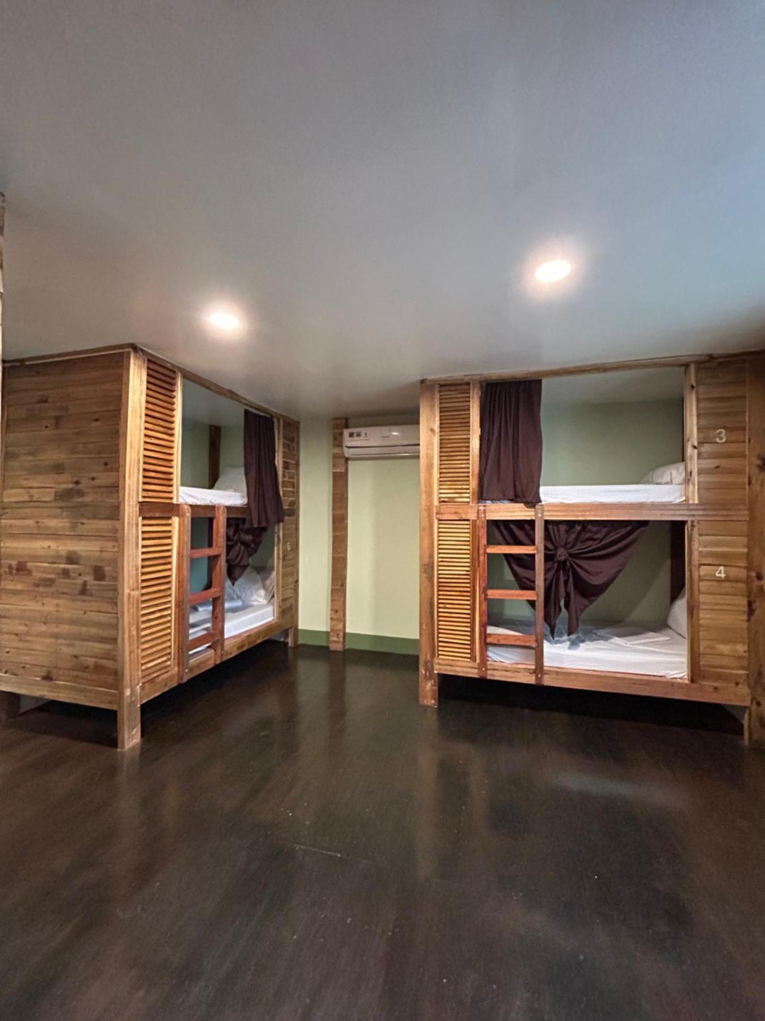 Islanders Hostel Port Barton Сан-Висенте Экстерьер фото