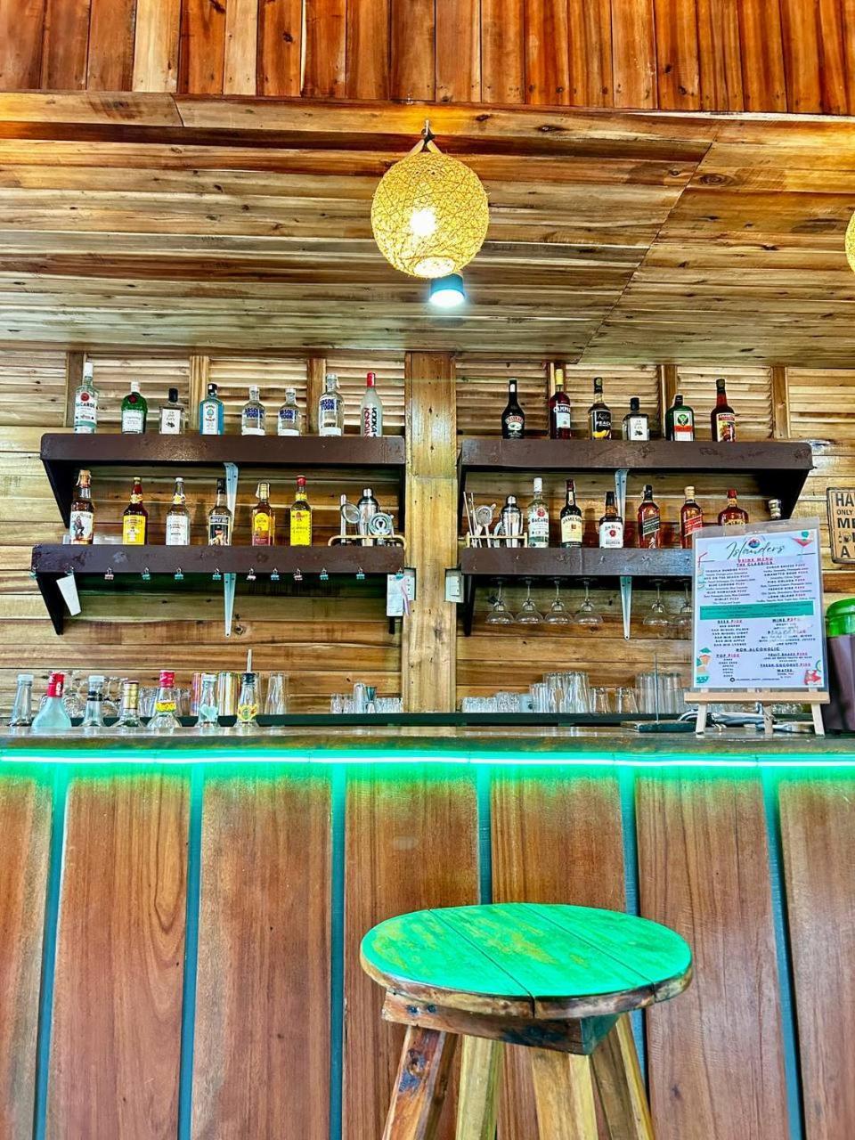 Islanders Hostel Port Barton Сан-Висенте Экстерьер фото